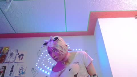 reiv_femboy online show from February 26, 3:33 am