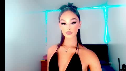 Rianna Garcia online show from December 18, 3:45 am