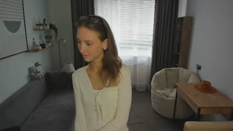 EVA here online show from July 30, 8:35 am