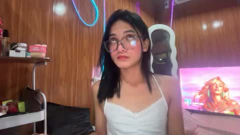 roxwellavictoria_xoxo online show from August 5, 5:19 pm