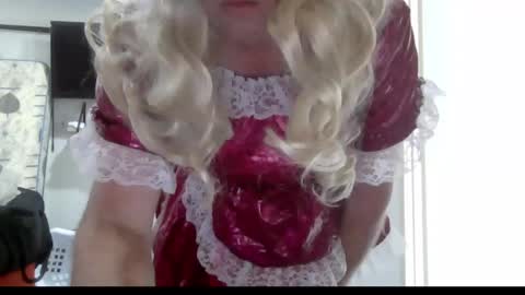 Snapshot of rubberkelly chatting on March 5, 12:02 am RubberKelly online show from March 5, 12:02 am