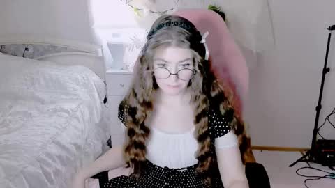 MY FANSLY  online show from March 9, 7:06 pm