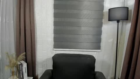 Snapshot of sabrina_maxx chatting on March 4, 8:35 am Nadine online show from March 4, 8:35 am