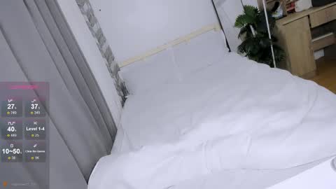 urHOT SABBY online show from April 15, 2:06 am