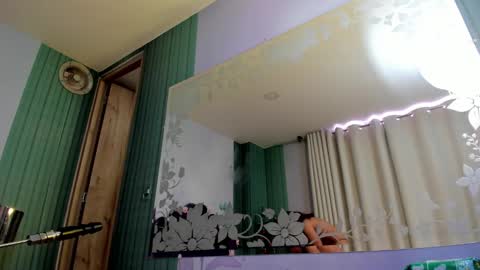 sam_naughty18 online show from December 2, 12:46 pm