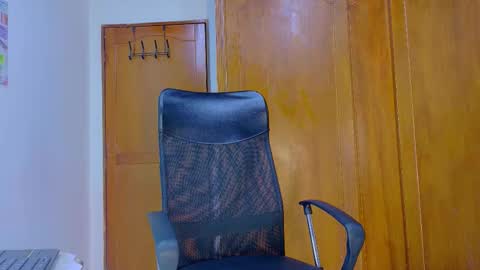 samirths_boy_ online show from March 16, 7:06 pm