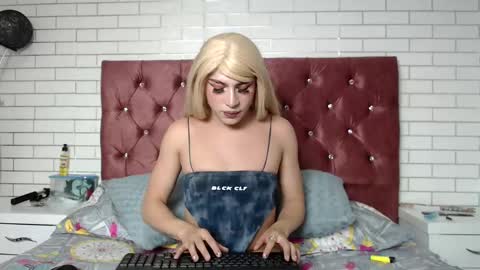 Snapshot of samy_babe chatting on March 6, 4:48 am Samy Bae online show from March 6, 4:48 am