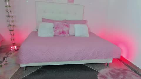 Scarlett  online show from November 1, 1:52 pm