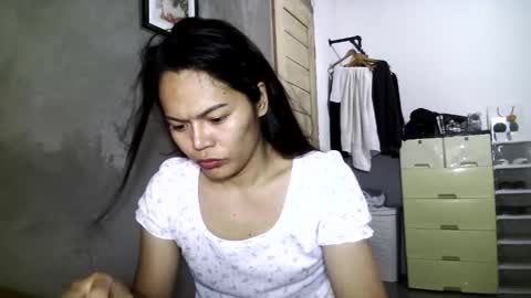 loraine online show from May 7, 9:27 am