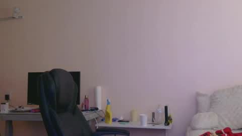 Jezzahelle online show from March 23, 5:40 pm