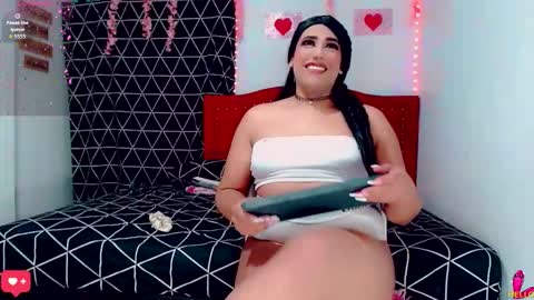 sexy_brunette2590 online show from February 11, 10:17 pm