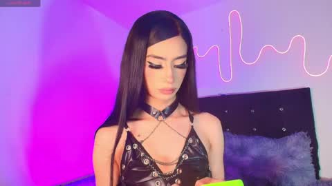 sexy_nahia online show from April 17, 9:01 am