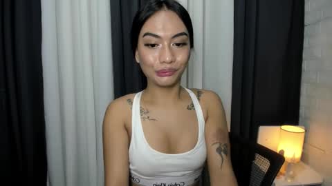 Snapshot of sexylovesappira chatting on October 25, 12:27 am maxine online show from October 25, 12:27 am