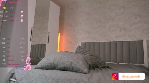 Jennifer  Streaming time online show from March 12, 5:40 pm