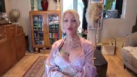 shytrans_uk online show from February 26, 11:59 am