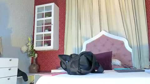 SinnaDark online show from April 22, 11:17 am