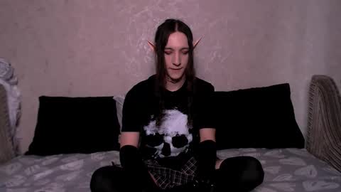 silvermuse online show from November 10, 11:11 am