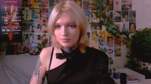 Snapshot of simona_rain chatting on October 21, 10:44 pm Simona online show from October 21, 10:44 pm