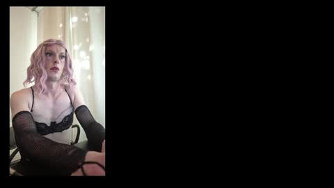 sissysubemmaxx online show from May 22, 7:15 am