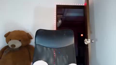 jesica online show from April 16, 6:03 am