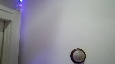 skysnicker online show from November 19, 6:46 am