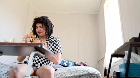 skysnicker online show from November 24, 4:20 pm