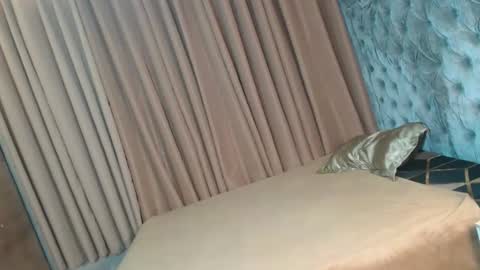 STELLA online show from October 27, 2:58 pm