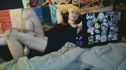 Snapshot of slutcrust chatting on September 14, 9:52 pm slutcrust online show from September 14, 9:52 pm