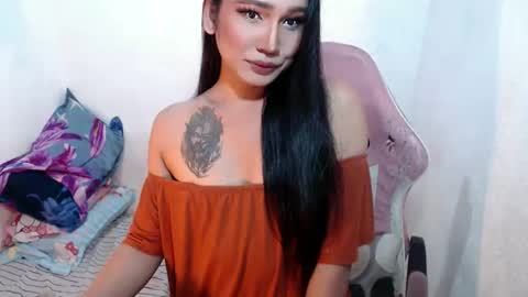  Lovie  online show from February 8, 4:02 pm