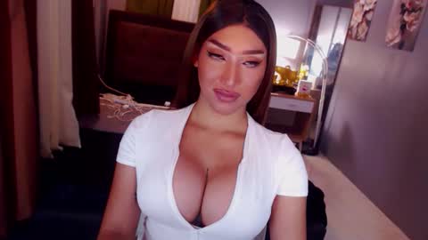smasherqueen online show from May 17, 3:55 pm