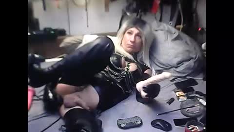 smokeslut365 online show from December 20, 9:28 pm
