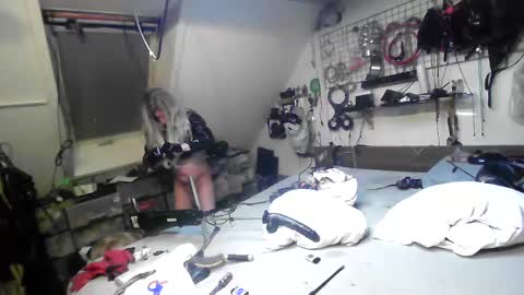 smokeslut365 online show from March 4, 5:32 am