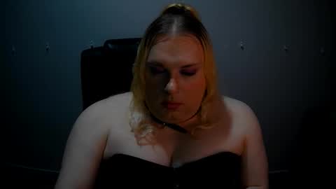Pink  Pretty online show from May 16, 7:17 am