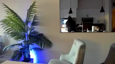 someonespeicial online show from November 25, 12:01 am