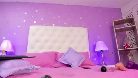 Sophia  online show from December 18, 7:52 pm