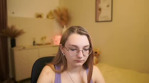Emma online show from May 28, 2:04 pm