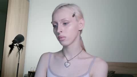 sora999999999 online show from March 12, 4:45 pm