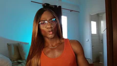 Suanny Klatten  It is my account independent  online show from February 11, 11:21 am