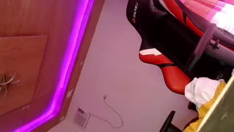 Snapshot of susaimi19 chatting on February 6, 11:26 pm itsme Mathea69 online show from February 6, 11:26 pm