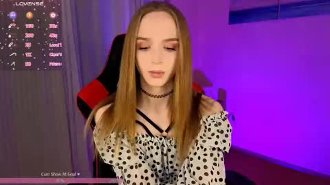 Snapshot of sweet_ali3s chatting on October 22, 4:31 pm Call me Alis online show from October 22, 4:31 pm