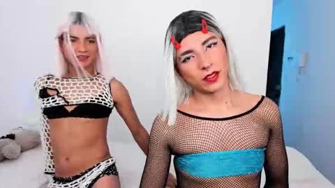 Snapshot of sweet_angels_xx chatting on October 30, 9:25 pm Samantha Jones  Charlotte York online show from October 30, 9:25 pm