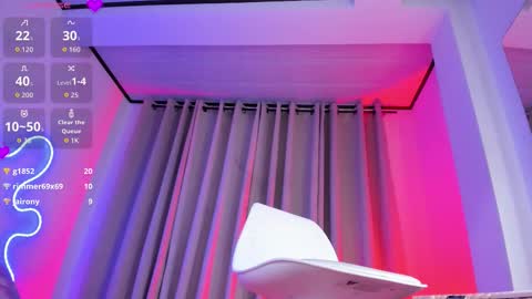 Miss Mackensy online show from February 8, 8:20 am