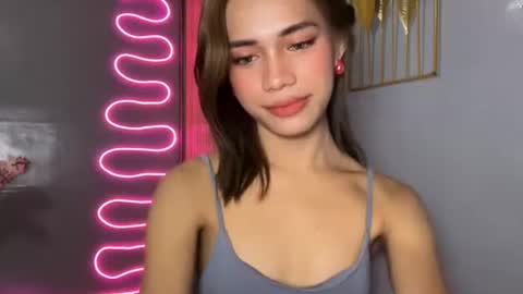 sweet_nikki03 online show from April 24, 10:24 pm