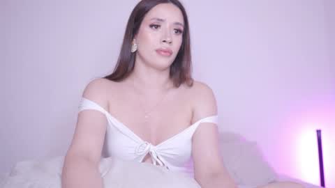 Camila online show from April 7, 8:32 pm