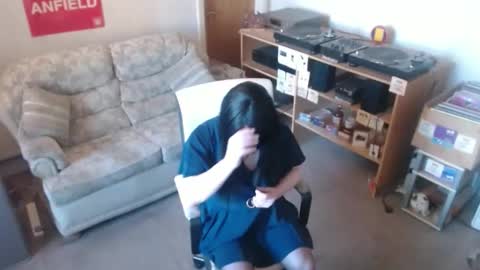Snapshot of sweetlouise69 chatting on December 14, 10:45 am sweetlouise69 online show from December 14, 10:45 am