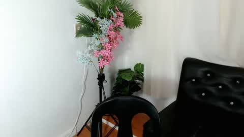 lilcherry online show from June 21, 9:34 am