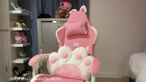Snapshot of sweetstefania84 chatting on January 5, 10:21 am sweetstefania84 online show from January 5, 10:21 am