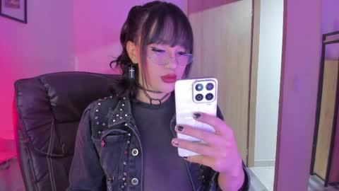 sweett_lust online show from April 7, 5:30 am