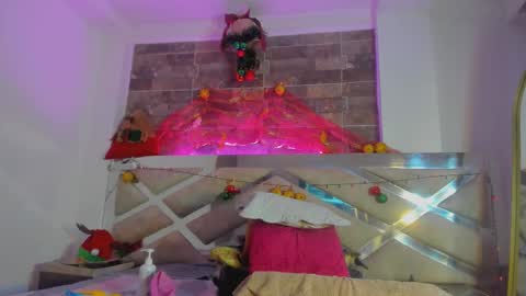 Tahhlia Rouge online show from November 17, 8:20 pm