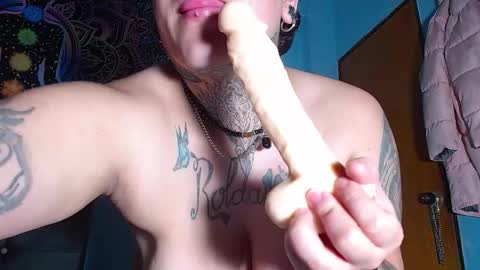 Charlee He online show from March 2, 2:06 am